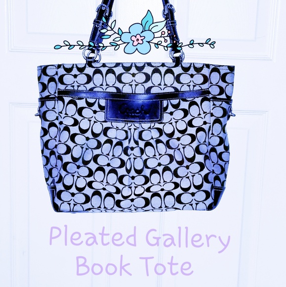 Coach Handbags - 💯 Authentic Coach Gallery Book Tote A1076-F14670